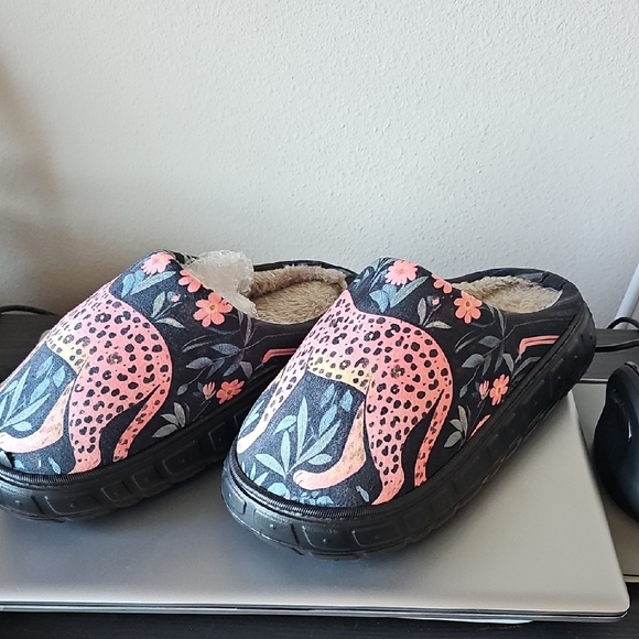 Leopard Print Slippers - Picture 2 of 8